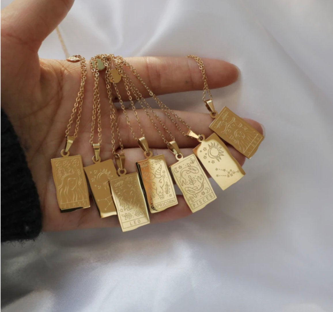 Zodiac Tarot Necklace - 18k Gold Plated Stainless Steel - Zodiac Gold Pendant, Zodiac Sign Jewelry, Astrology Necklace Gift