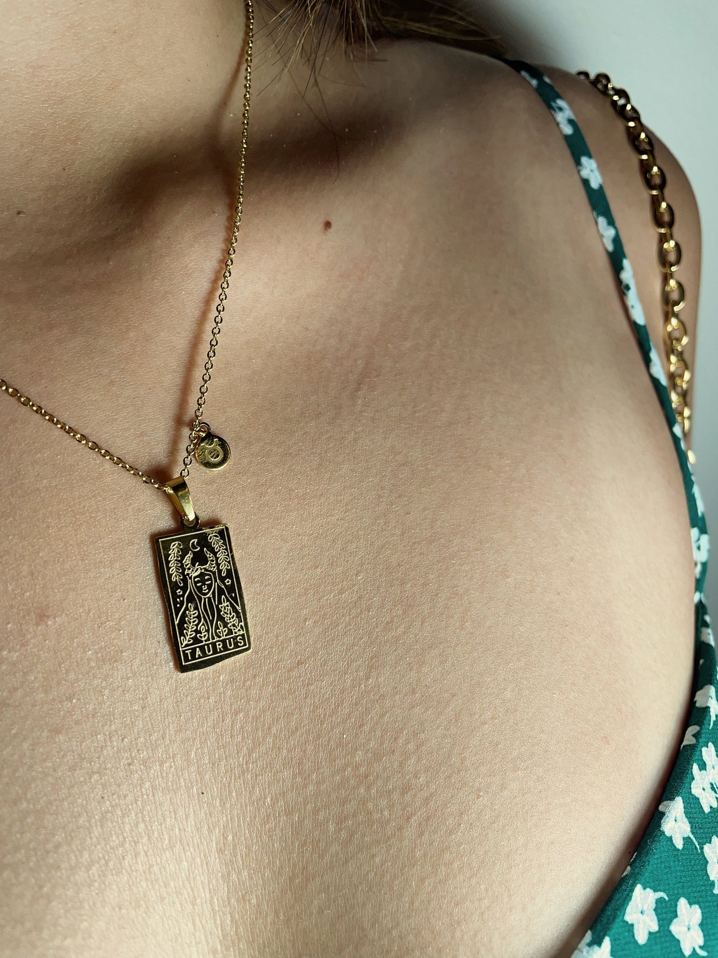 Zodiac Tarot Necklace - 18k Gold Plated Stainless Steel - Zodiac Gold Pendant, Zodiac Sign Jewelry, Astrology Necklace Gift