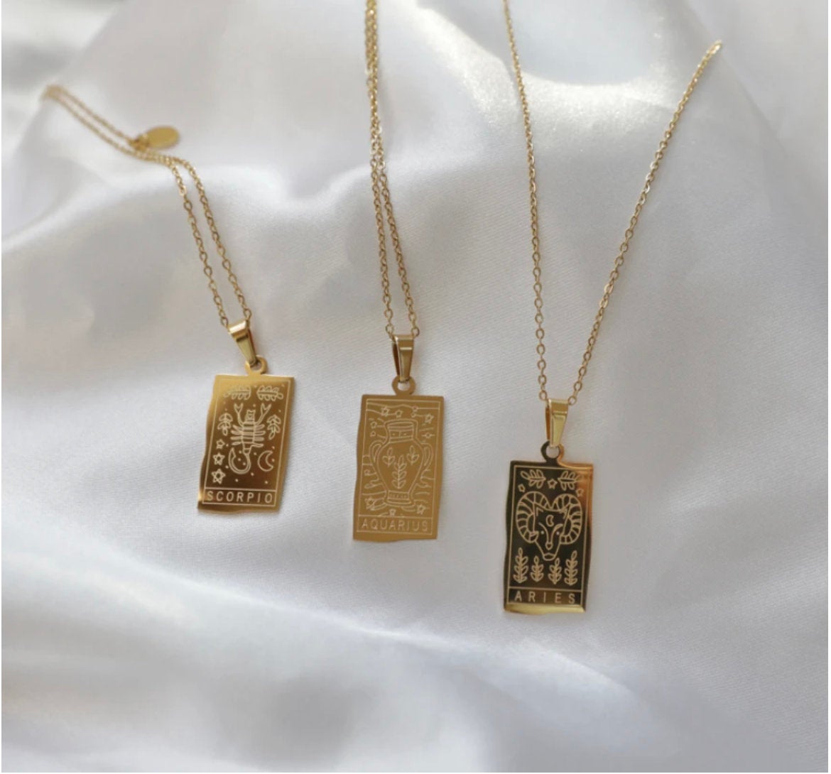 Zodiac Tarot Necklace - 18k Gold Plated Stainless Steel - Zodiac Gold Pendant, Zodiac Sign Jewelry, Astrology Necklace Gift