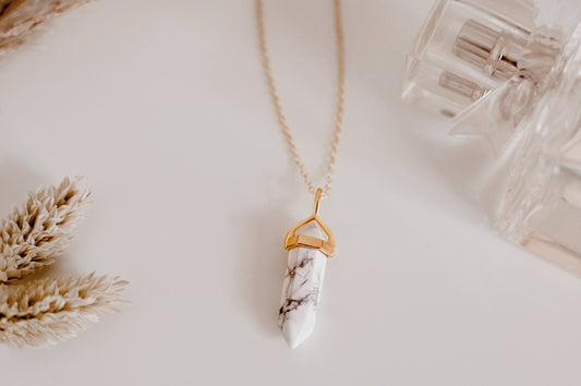 Howlite Gold Crystal Necklace, White Howlite Healing Stone Jewelry, Marble Necklace for Women