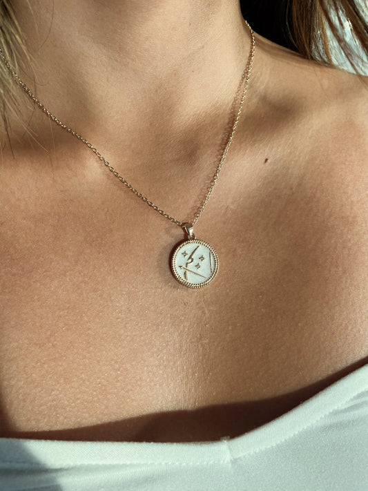 ZODIAC SIGN NECKLACE, White & Gold Horoscope Women's Necklace, Zodiac Sign Jewelry, 12 Constellation Pendants, Birthday Gift for Her